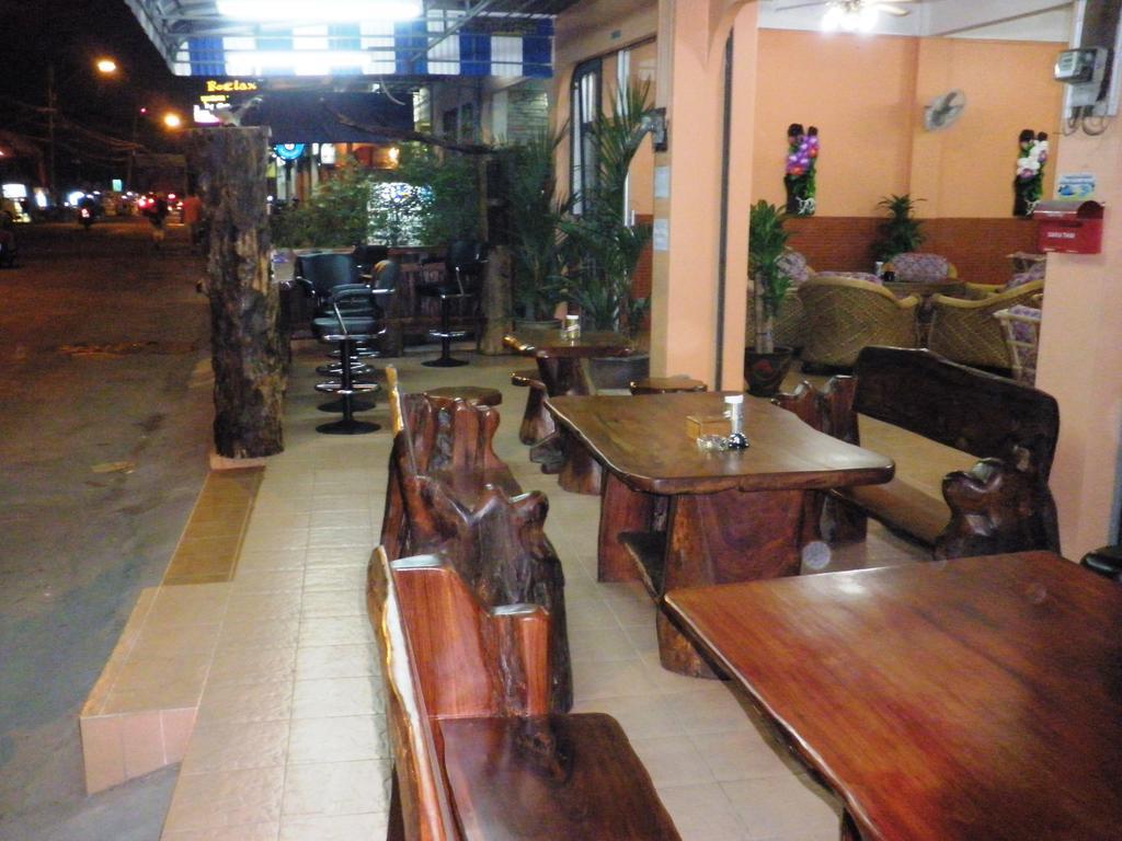 River Hotel Pattaya Exterior photo