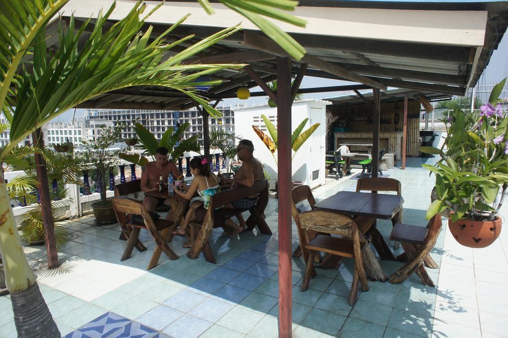 River Hotel Pattaya Exterior photo